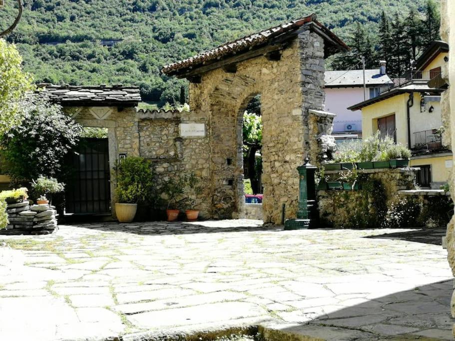 L'Antico Borgo, Un Mix Di Storia E Romanticismo Lierna Exterior foto