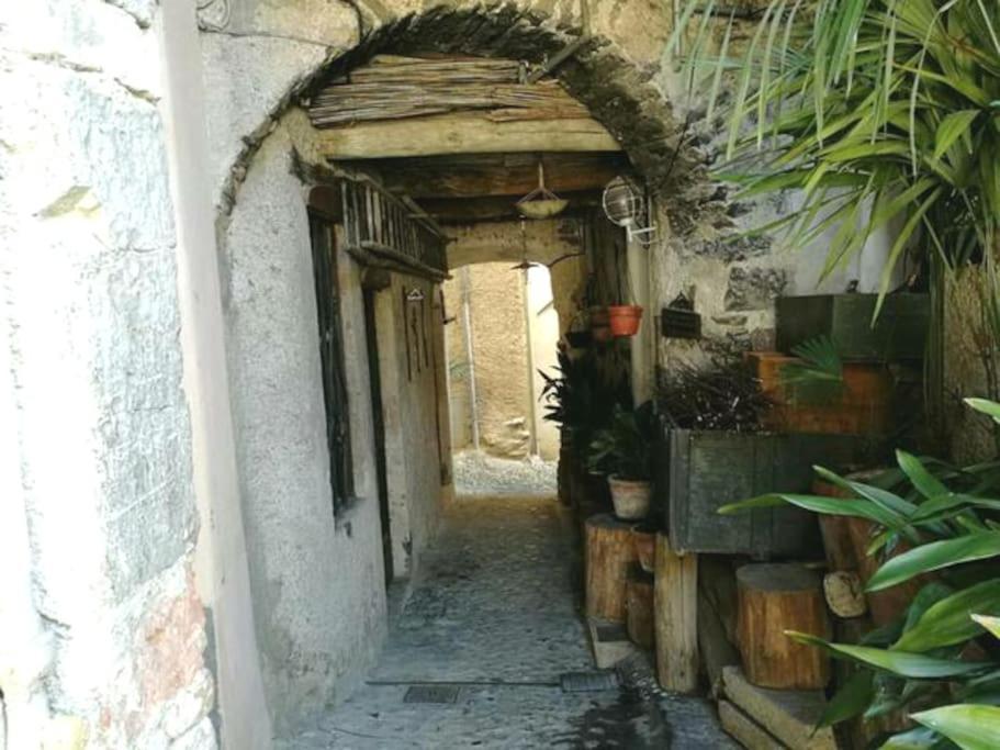 L'Antico Borgo, Un Mix Di Storia E Romanticismo Lierna Exterior foto