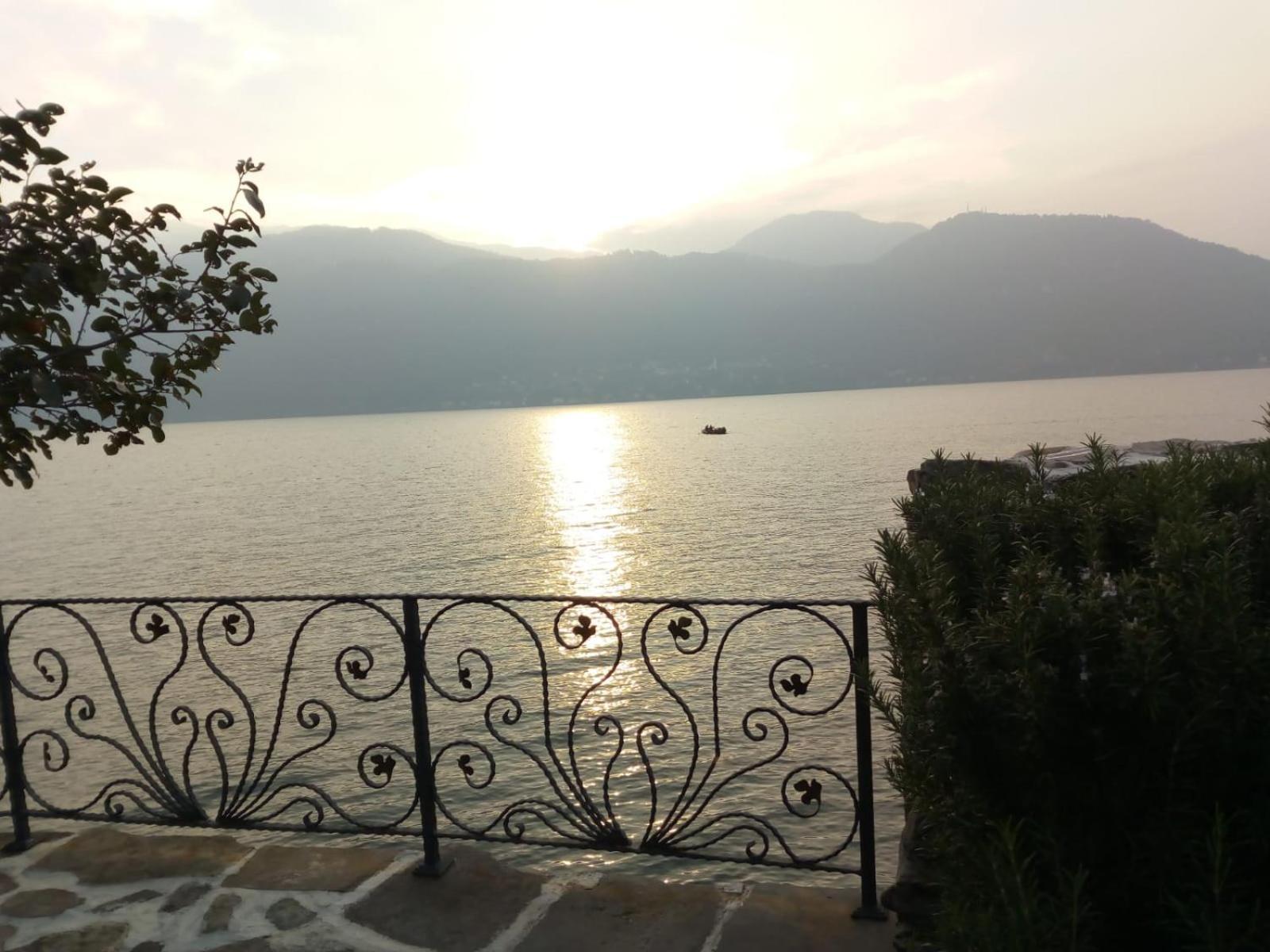 L'Antico Borgo, Un Mix Di Storia E Romanticismo Lierna Exterior foto